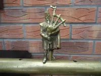 BAGPIPER TILLER PIN